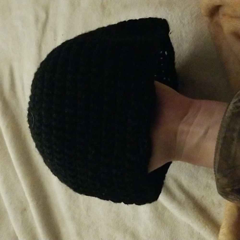 Womens knitted toboggan